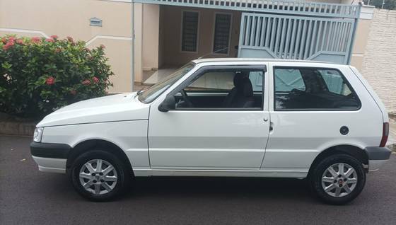 FIAT UNO 1.0 MPI MILLE FIRE ECONOMY 8V FLEX 2P MANUAL FIAT UNO 1.0 MPI MILLE FIRE ECONOMY 8V FLEX 2P MANUAL